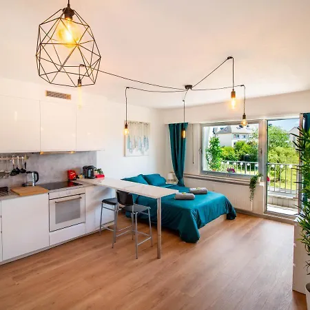 Modern Style Studio With Balcony, Smart Tv, Business & Leisure *