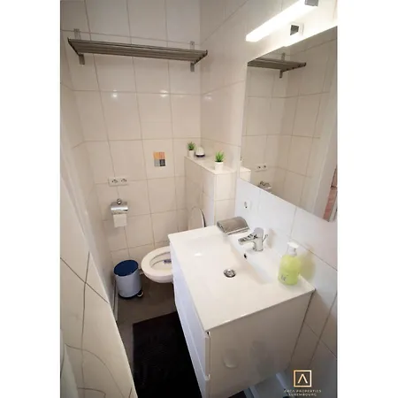 Modern Style Studio With Balcony, Smart Tv, Business & Leisure